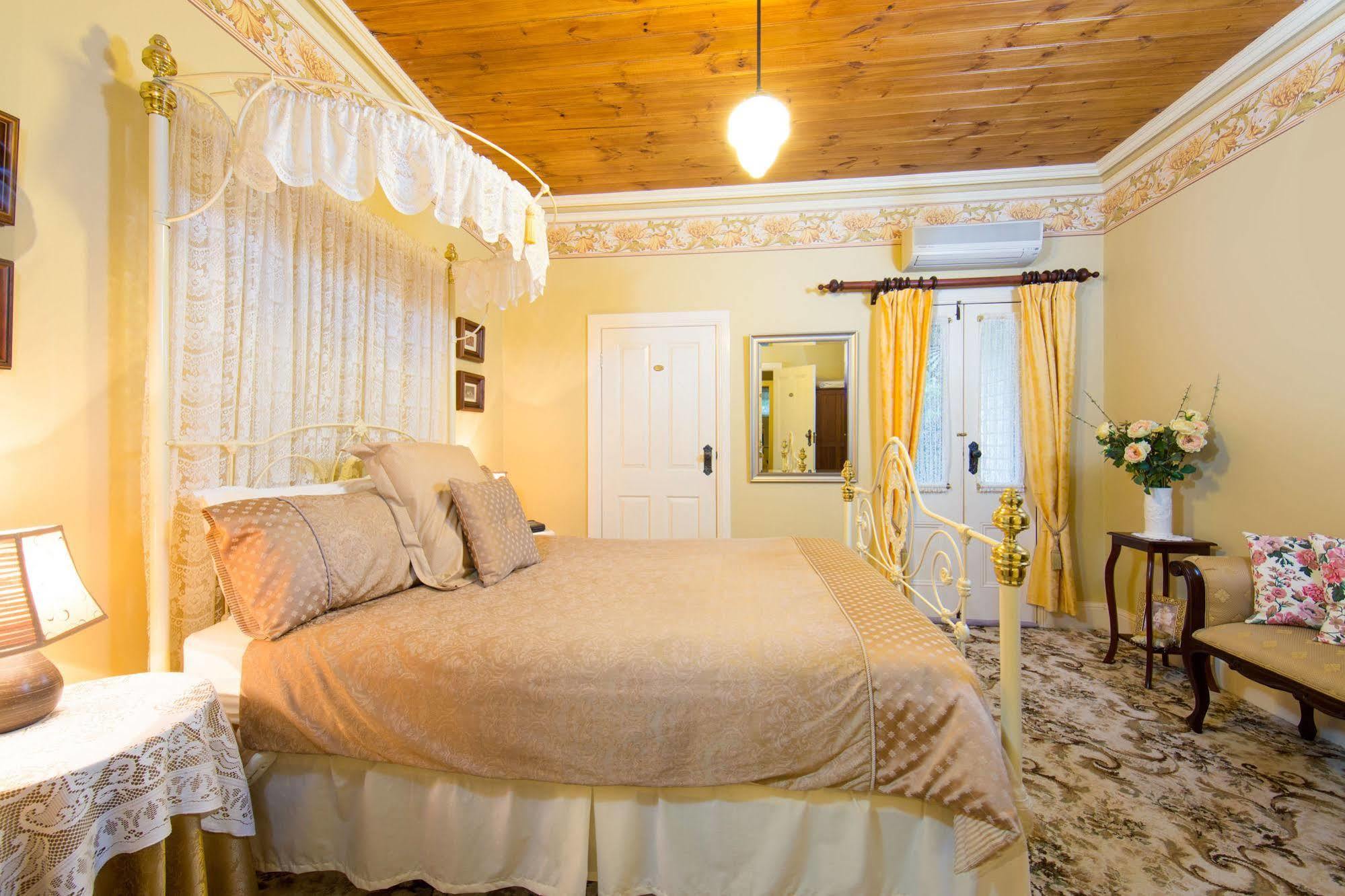 Barnsley House Bed And Breakfast Бичворт Экстерьер фото