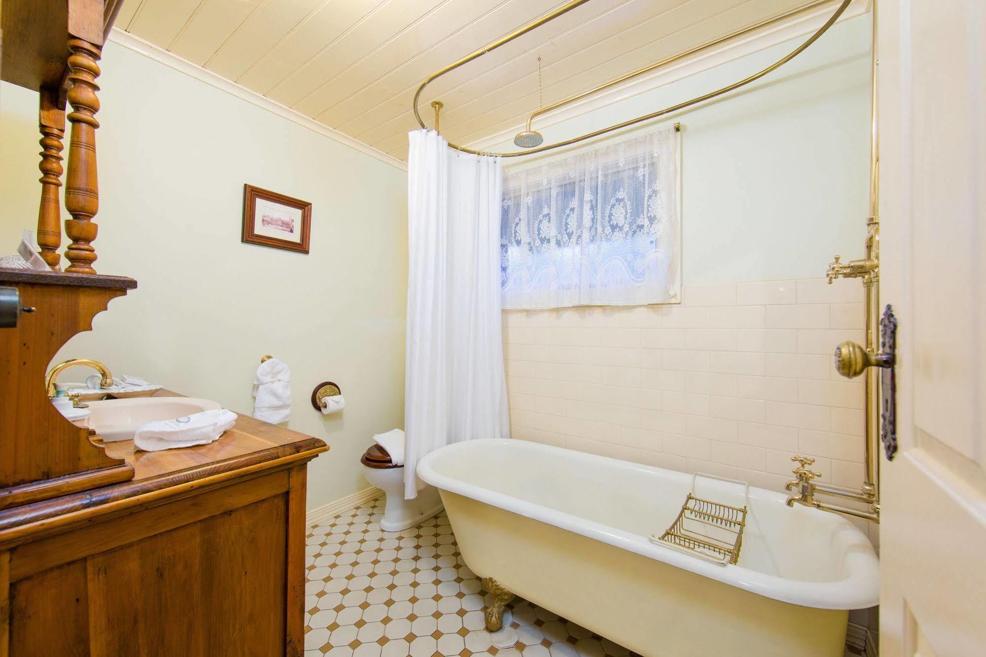Barnsley House Bed And Breakfast Бичворт Экстерьер фото